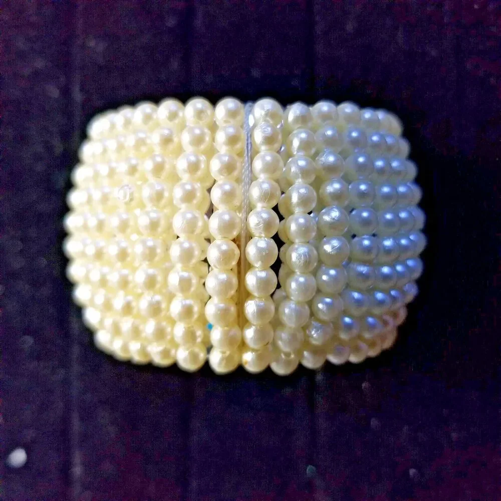 Faux Pearl Napkin Ring Holders Elegant Boutique Set of 6 MCM French Country